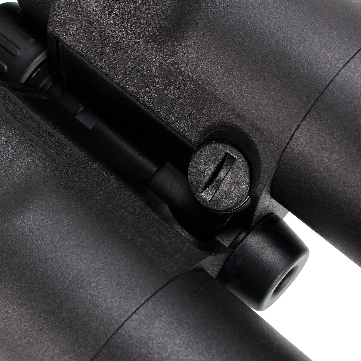 Leica Geovid R Gen 2022 case and accessories, protection for outdoor trips.