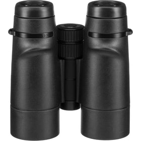 Leica Ultravid HD-Plus 8x42 close-up lens detail showcases high-contrast optics.
