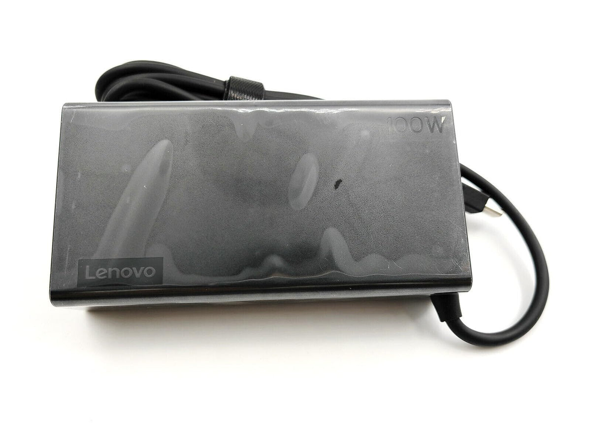 Lenovo Yoga Slim 7 Pro 14IAP7 connection supports efficient mobile charging.