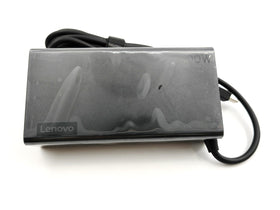 Lenovo Yoga Slim 7 Pro 14IAP7 connection supports efficient mobile charging.