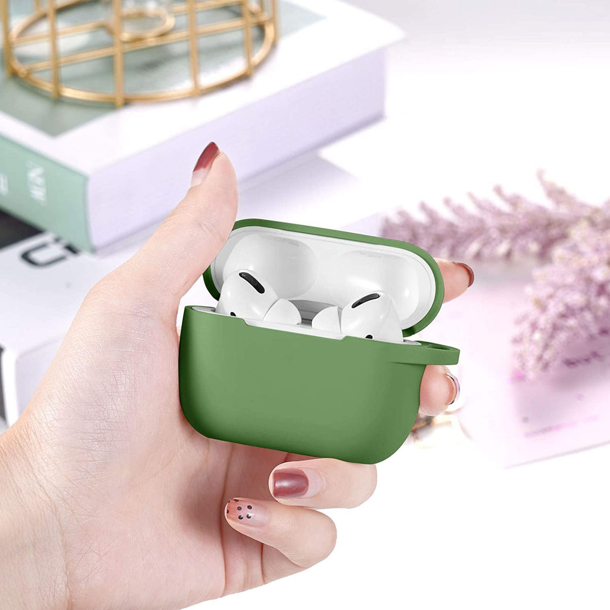 Lerobo case highlights dust guard design protecting the charging port.