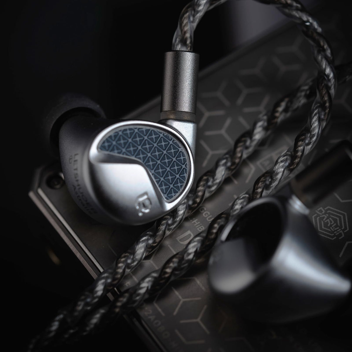 Letshuoer Astralis assembled IEM with detachable cable for upgrades