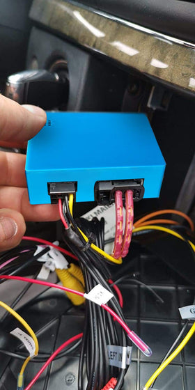 LEXXSON optic fiber decoder for Cayman – seamless integration with car audio.