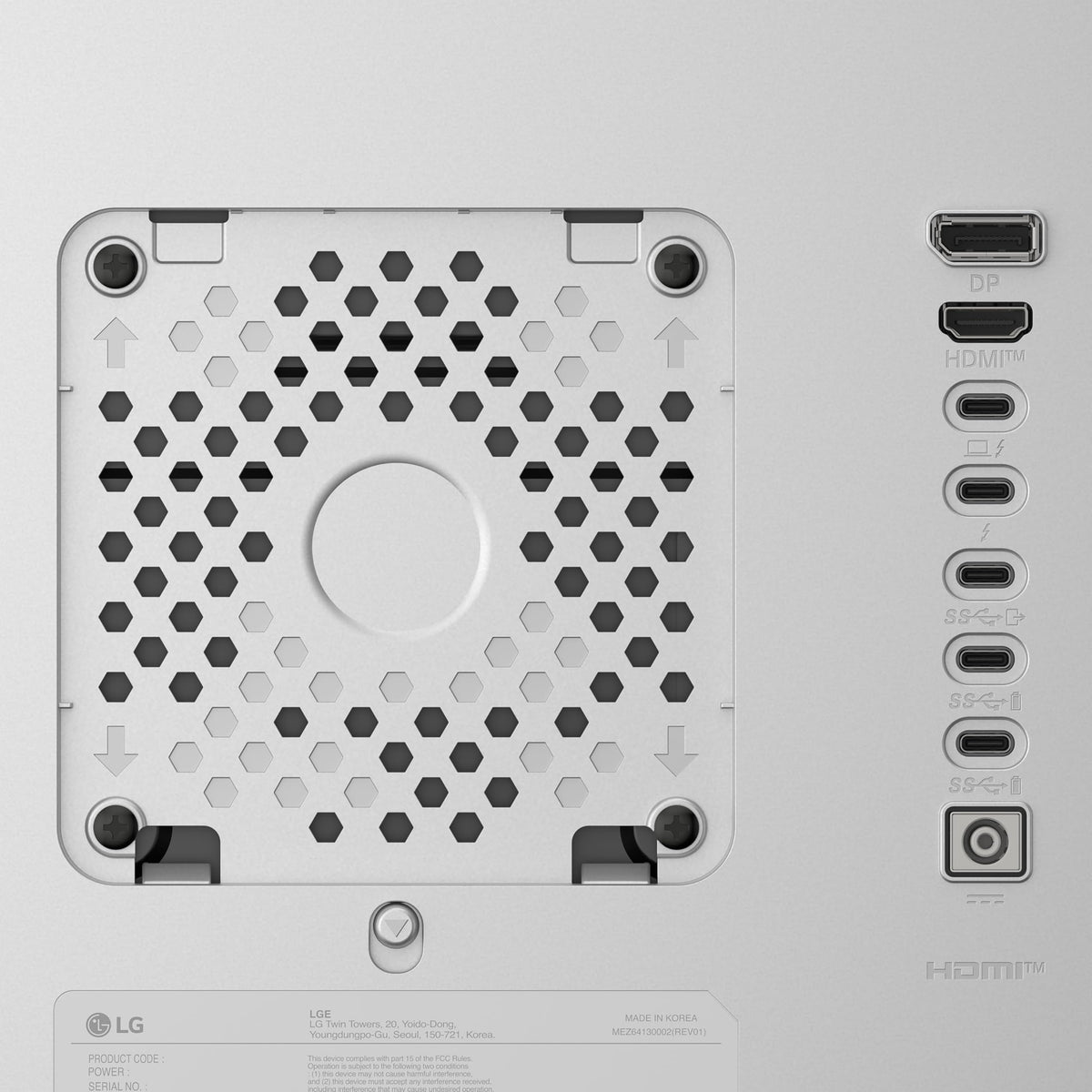 LG UltraFine evo 6K Thunderbolt 5 setup enables fast data transfer.