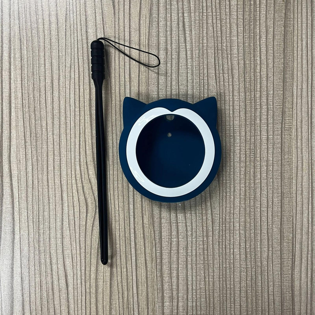 LICHIFIT case attached with hand strap showing secure anti-loss benefit