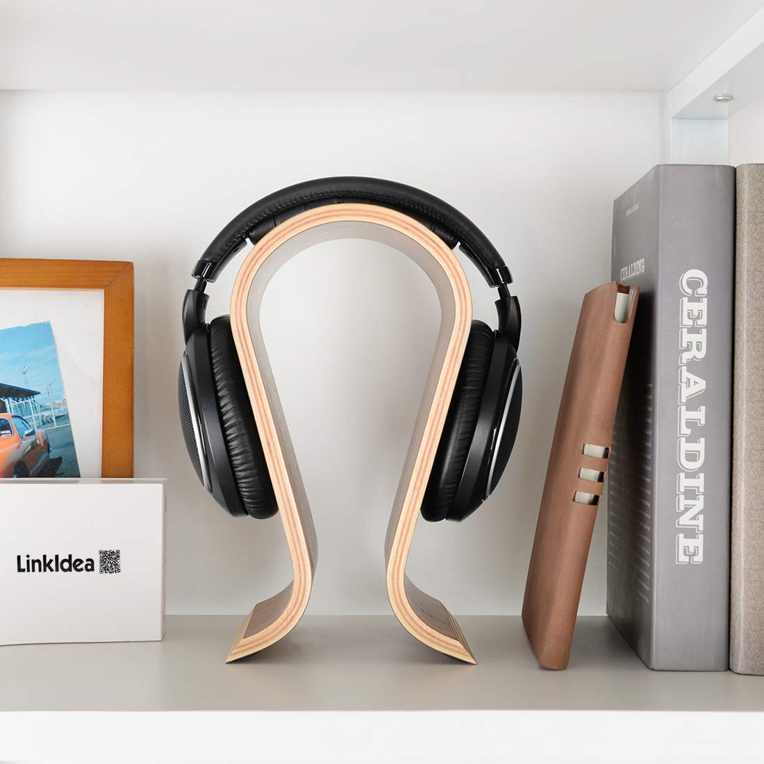 Linkidea Omega stand packaging shown, ready for simple setup.