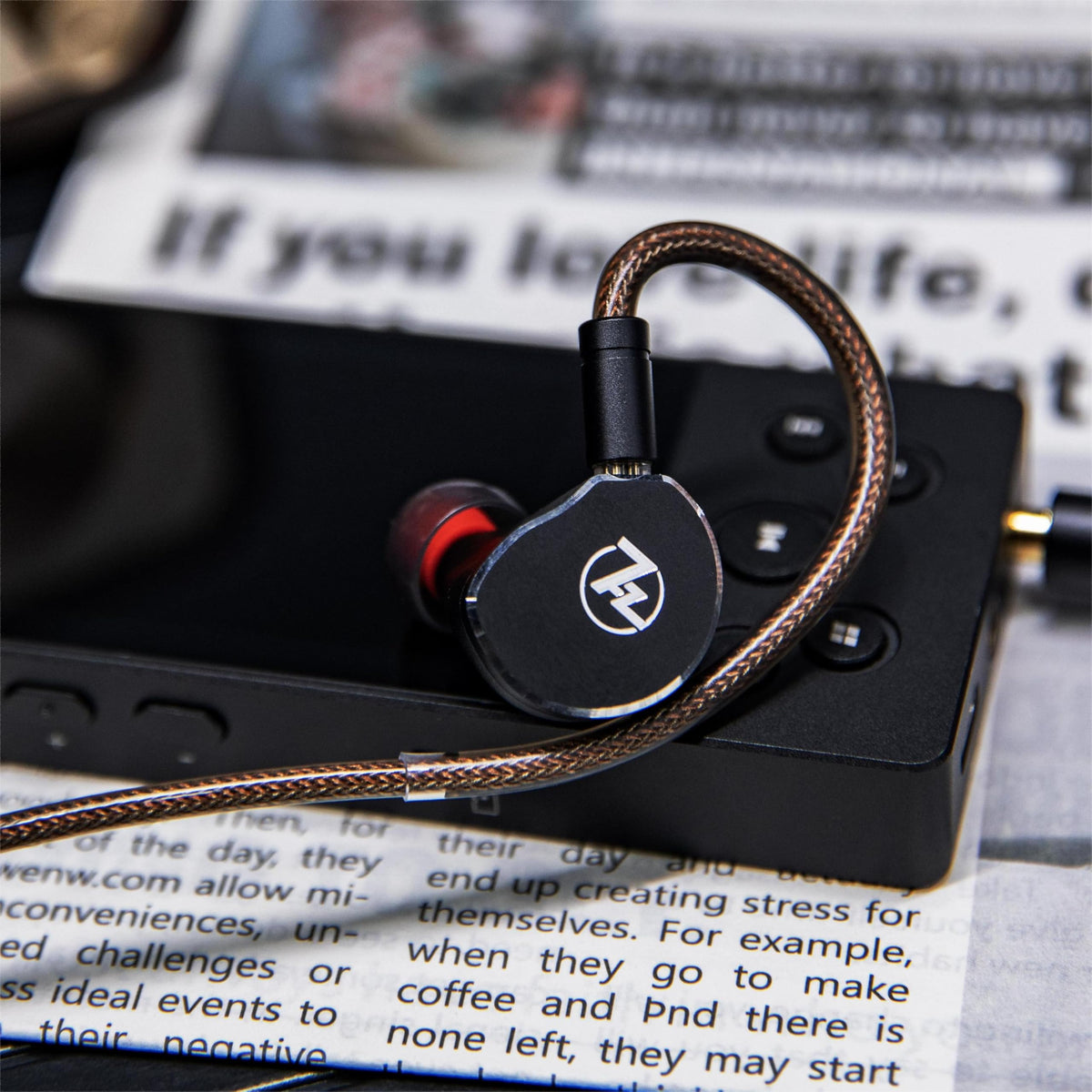 Linsoul 3.5 mm jack highlights broad device compatibility.
