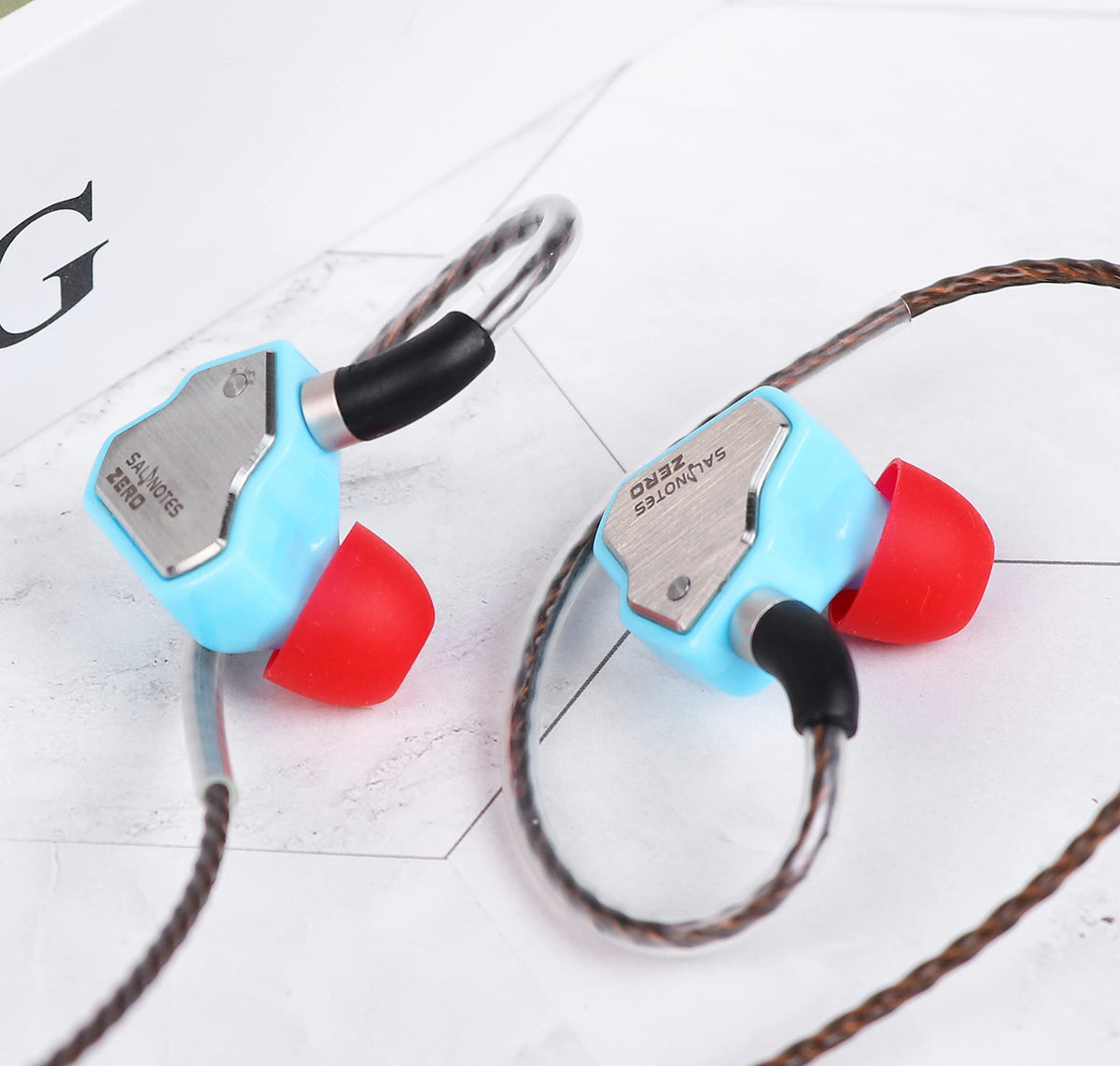 Linsoul Salnotes Zero four-core OFC cable minimizes signal loss