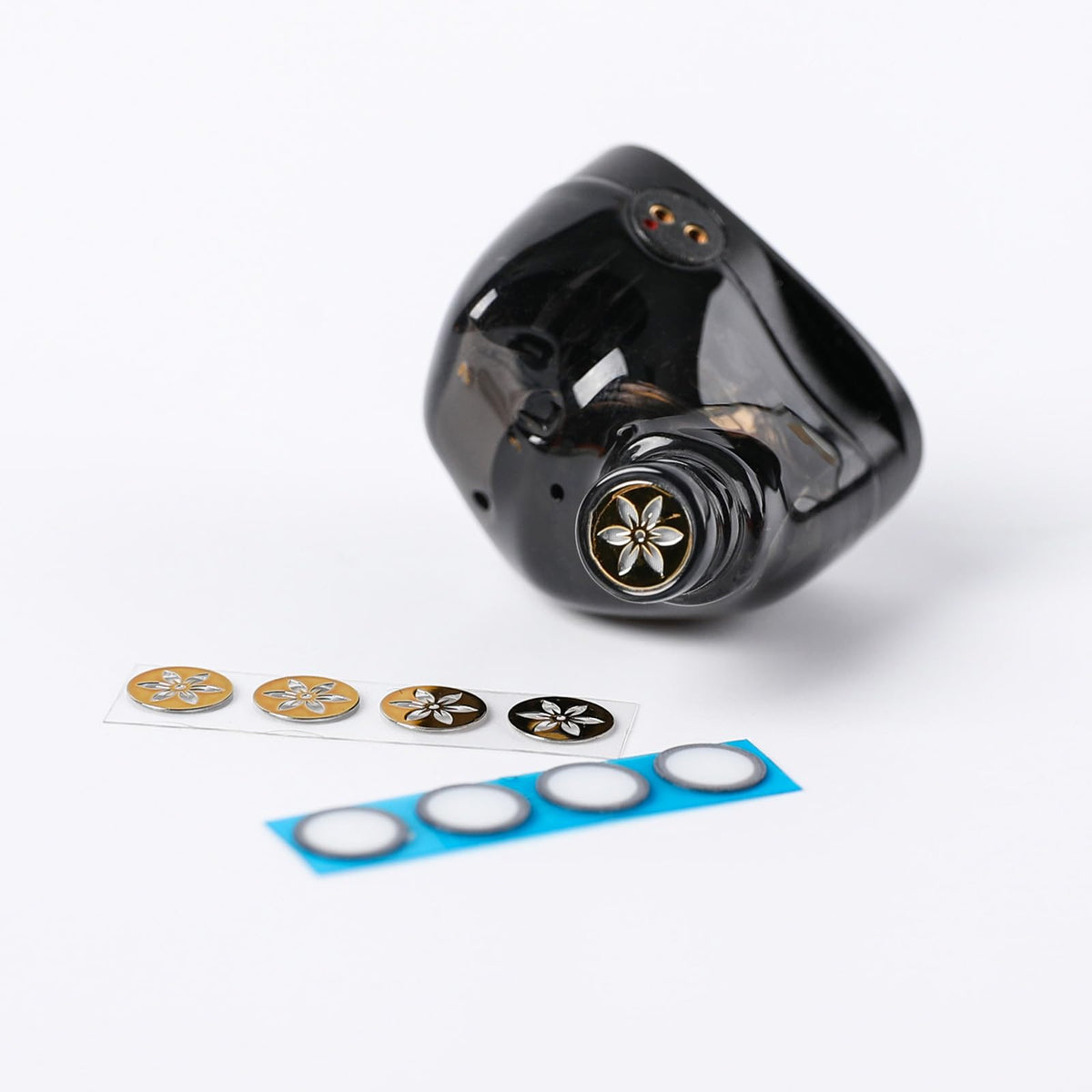 Linsoul 7HZ Sonus ergonomic contours fit ears comfortably during sessions.