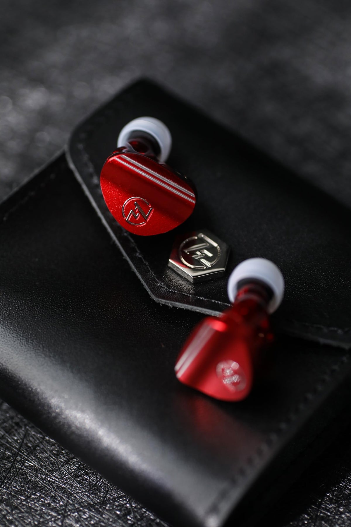 Linsoul 7HZ Sonus red shell showcases premium build and eye-catching styling.