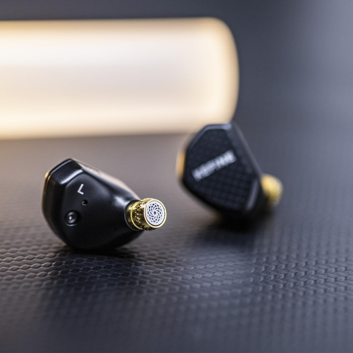 Linsoul Kefine Klean lifestyle photo with player showcasing portable Hi‑Fi listening