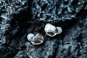 Linsoul Kiwi Ears Orchestra Lite handcrafted faceplates capture premium aesthetics.