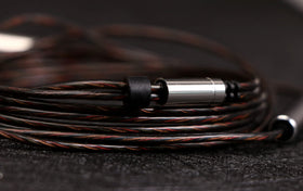 Linsoul Salnotes Zero 0-78mm 2-pin connector, secure fit and reliable signal.