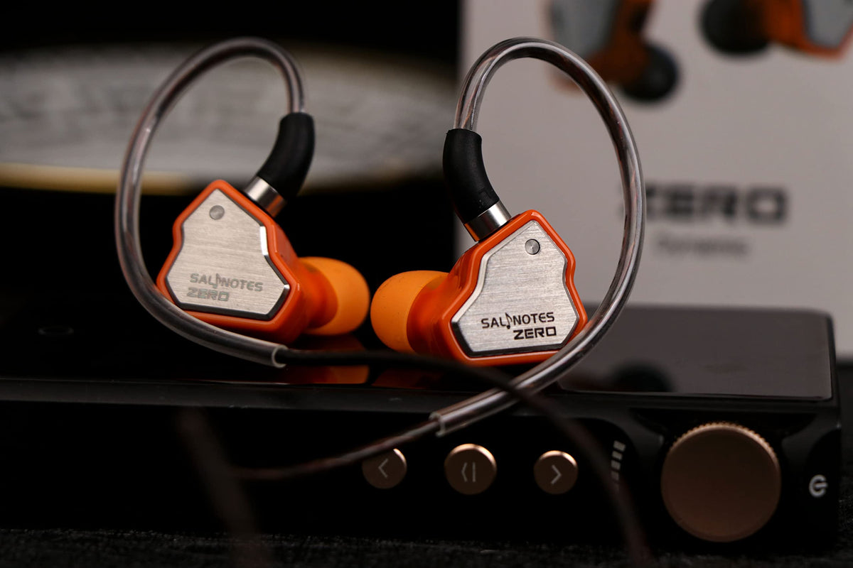Linsoul Salnotes Zero compact in-ear design, discreet yet immersive listening.