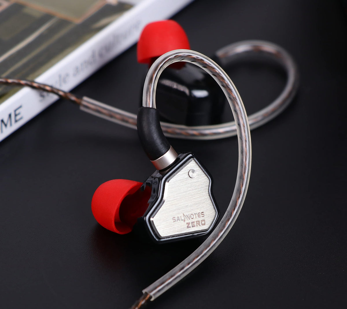 Linsoul Salnotes Zero portable design is ideal for on-the-go listening.