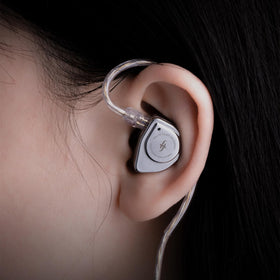 Linsoul EW200 SCP diaphragm close-up illustrating advanced driver material benefits