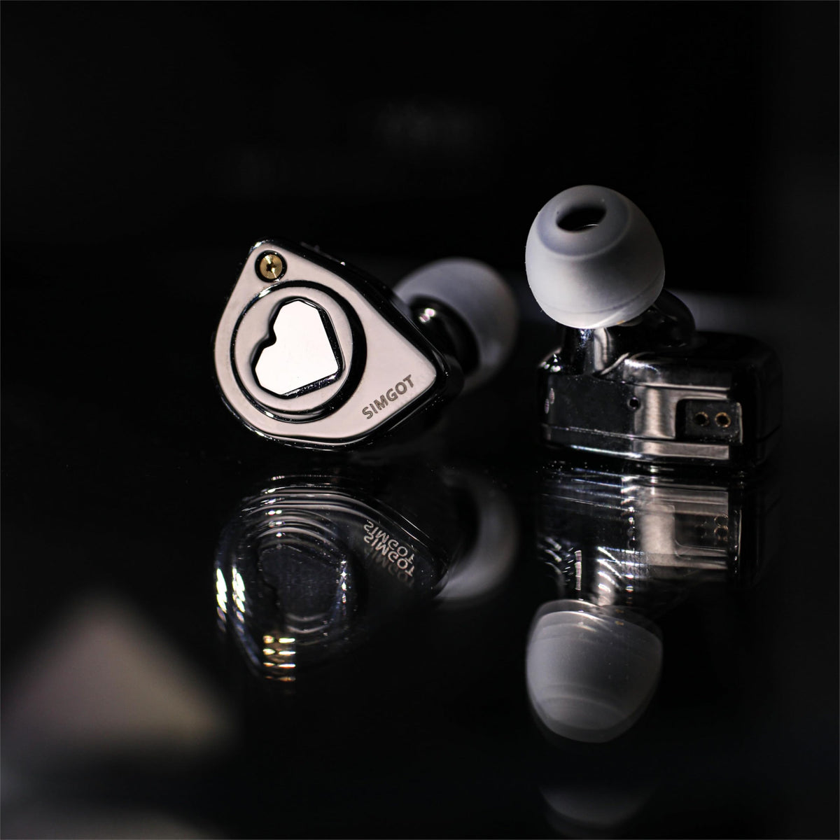 CNC all-metal housing provides durable, ergonomic comfort