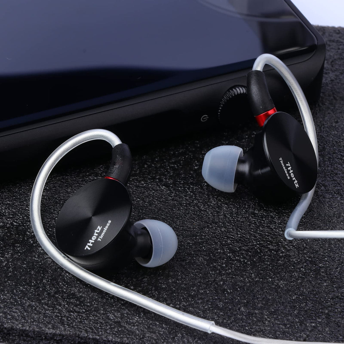 Linsoul Timeless earbud weighs 5 grams for comfortable wear during long sessions