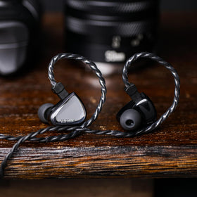 Linsoul Vivace ergonomic shell for long listening comfort.