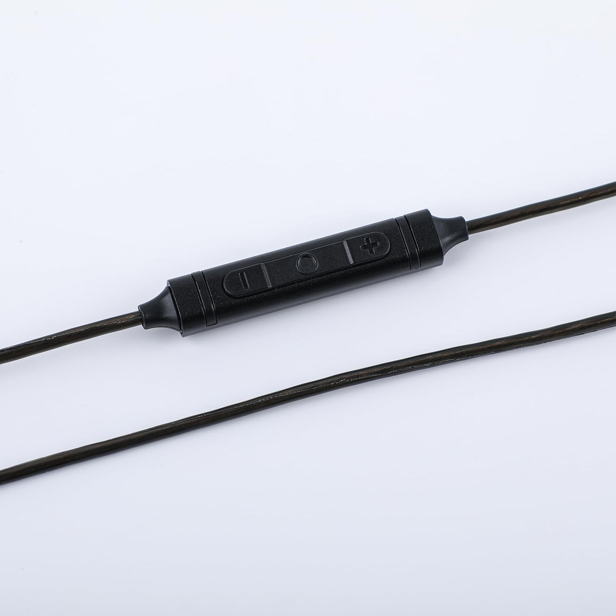 Linsoul Zero:2 driver closeup highlighting 10mm dual cavity driver and precision