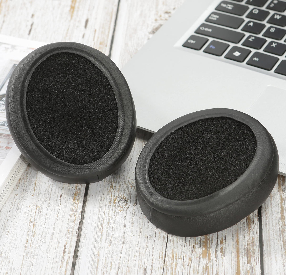 Lnvecnc lifestyle image of headphones with pads for extended gaming comfort