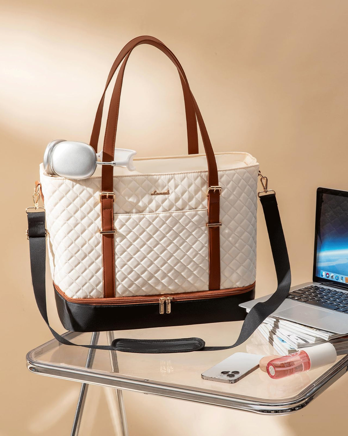 LOVEVOOK padded 15.6 inch laptop sleeve detail protecting device during commute