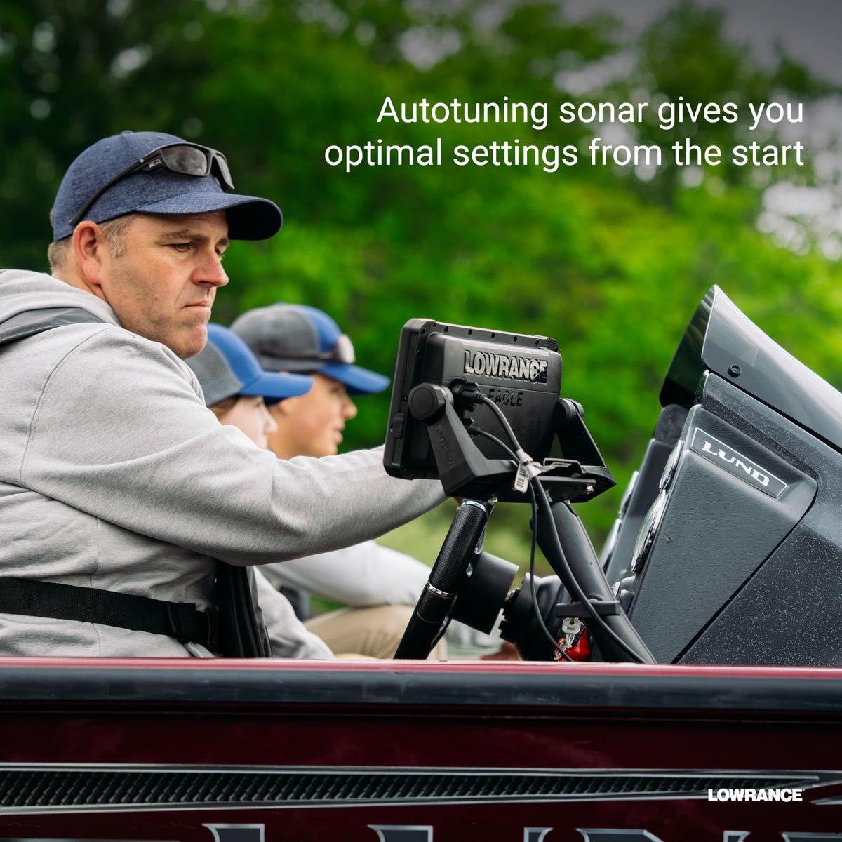 Lowrance Eagle Eye 9 DownScan Imaging shows photo‑like rock and structure detail.