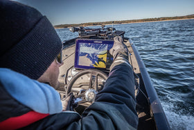 Lowrance HDS PRO 9 preloaded C-MAP Discover OnBoard charts for lakes across the US and Canada.