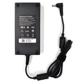 Lrker 180W MSI GS63VR close-up plug for reliable connections during intense play.