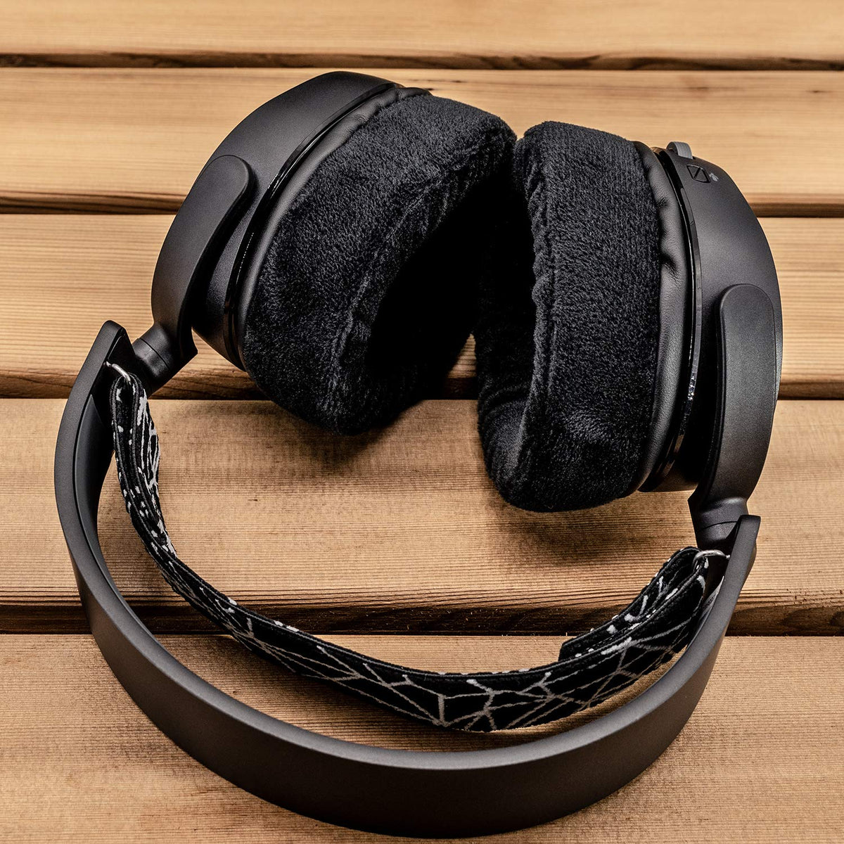 LTYIVABHTTW ear pads for HD280 Pro plush velour close-up