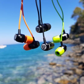 LUDOS Clamor wired earbuds show 3.5 mm jack and long 4.2 ft cable.