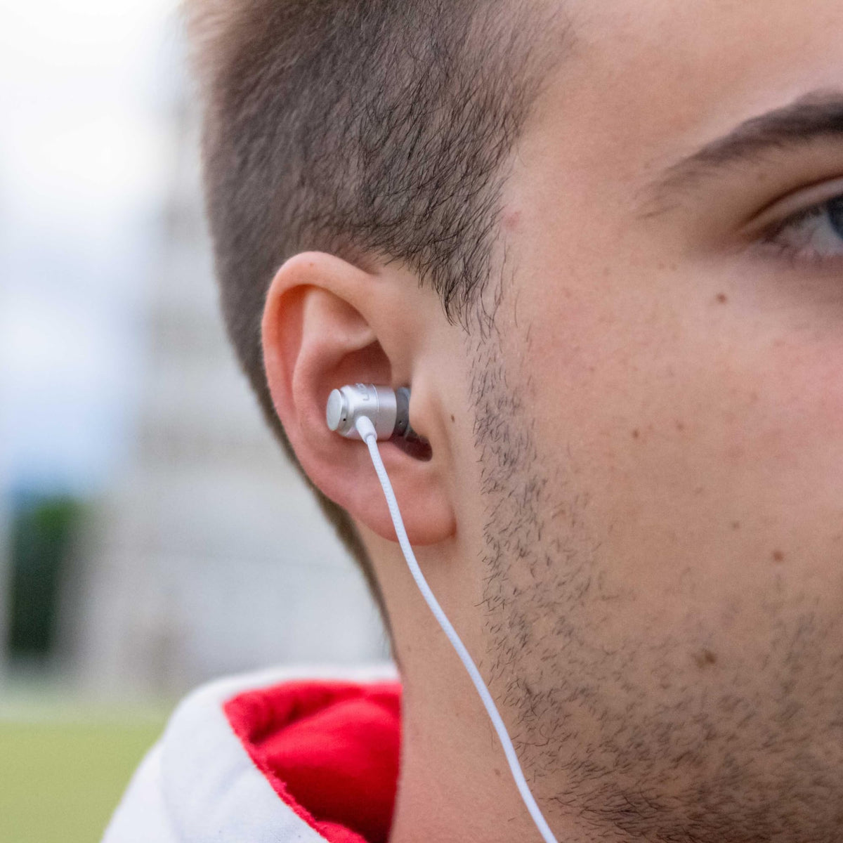 LUDOS Clamor braided cable resists tangling for daily use