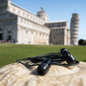 LUDOS Clamor silicone tips in three sizes offer personalized ear fit.
