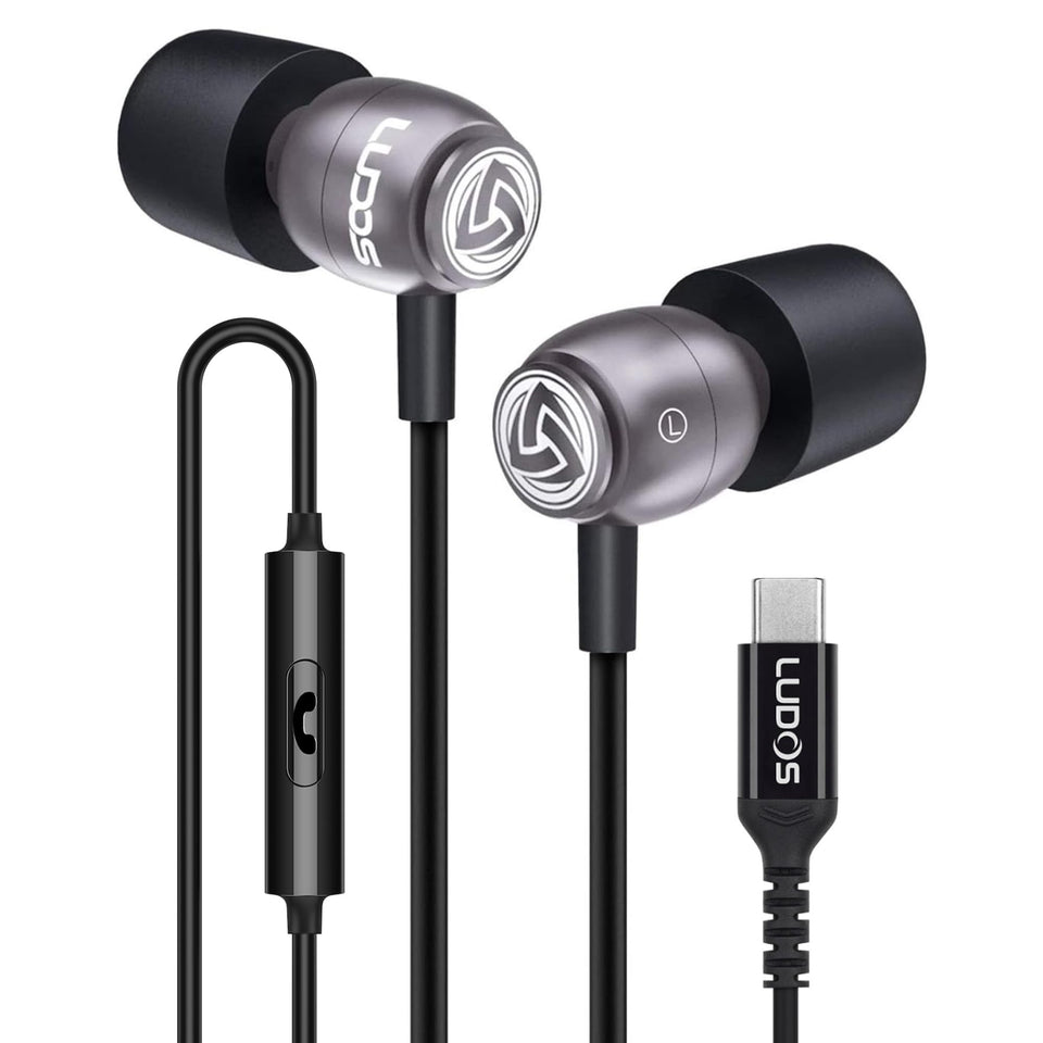 LUDOS Clamor front packaging showing earbuds and USB‑C plug for easy identification and purchase