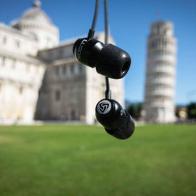 LUDOS Clamor in use on commute, showing brand delivering hands‑free calls