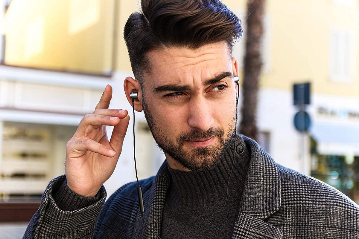 LUDOS Clamor memory foam tips adapt to ears for a comfortable fit.