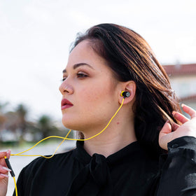 LUDOS inline mic and controls for calls and volume on the go