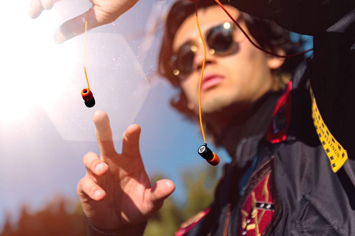 LUDOS Noise isolation earbuds reducing ambient distractions for focused listening.