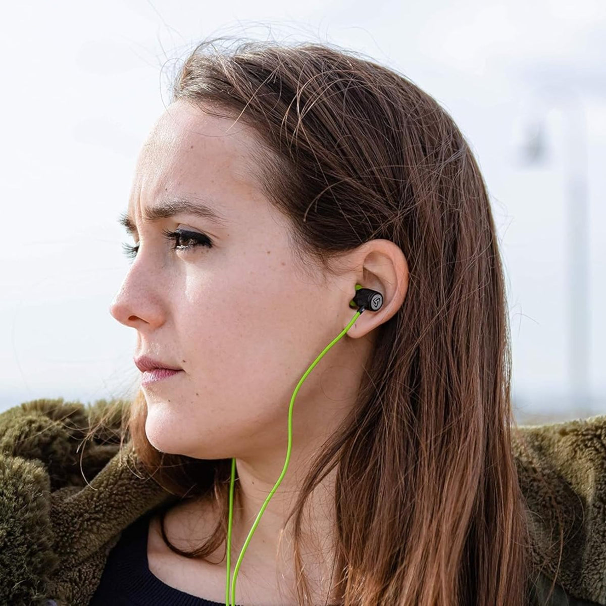 LUDOS Ultra plugged into iPhone demonstrating direct USB-C compatibility and plug-and-play use