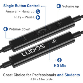 LUDOS Ultra 4.2 ft cord close-up highlighting long-wired freedom