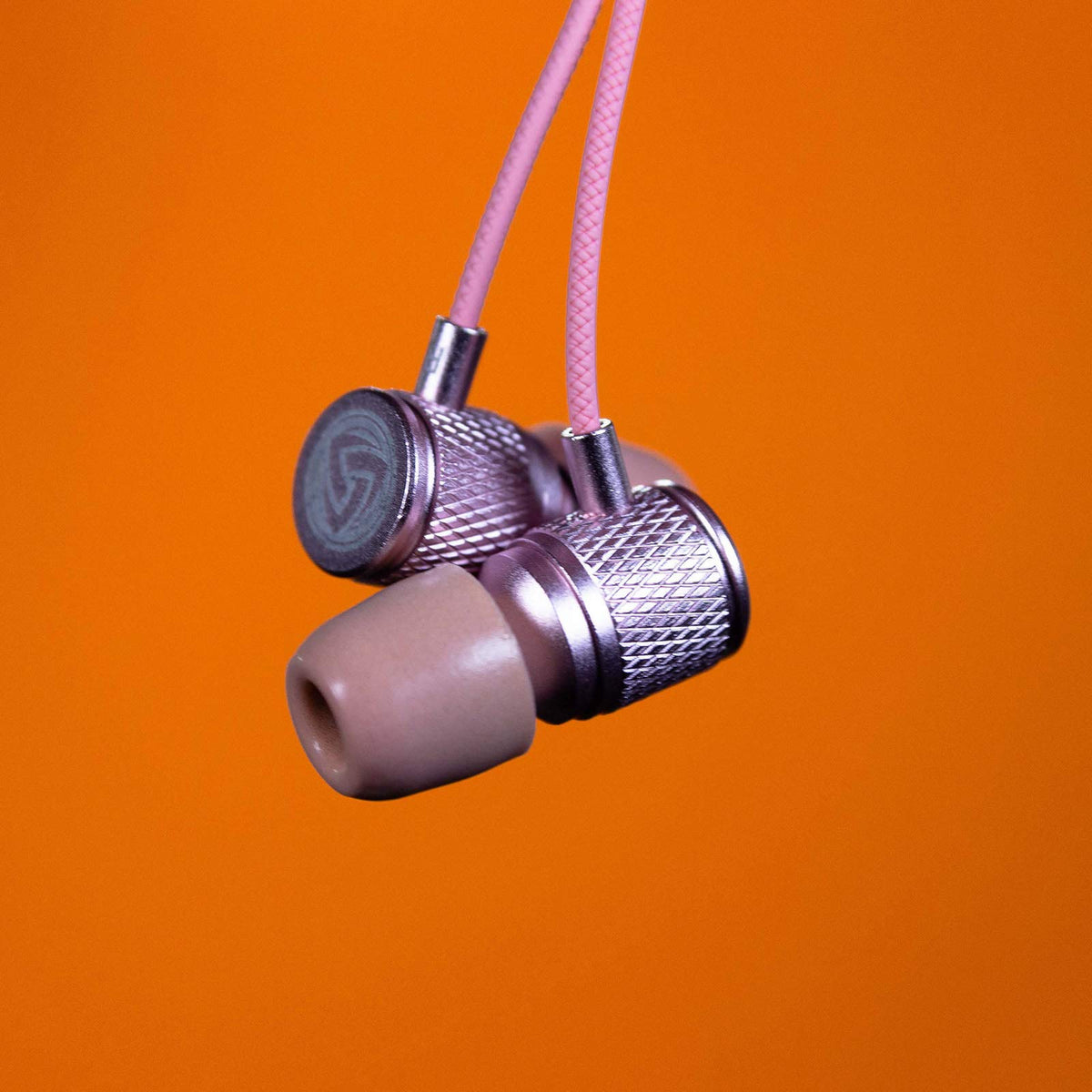 LUDOS Ultra Wired Earbuds memory foam tips for a secure fit