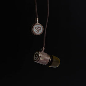 LUDOS Ultra wired earbuds microphone close-up with built-in mic for calls.