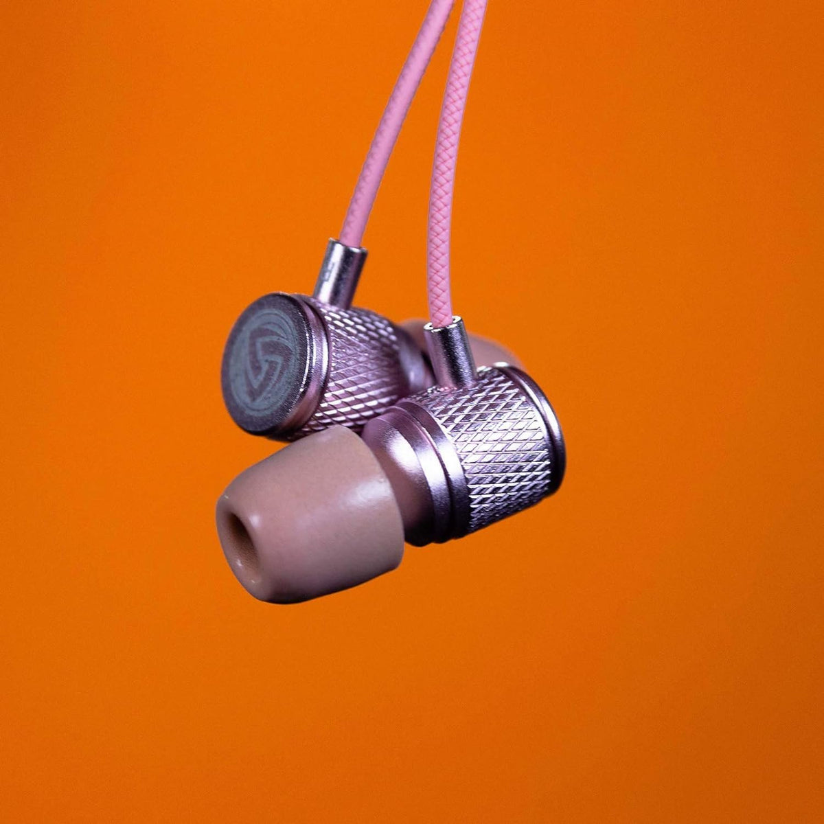 LUDOS USB-C connector detail showing durable metal housing