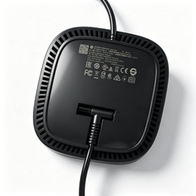 LVYATUO plugged into HP dock demonstrating stable desk power benefit