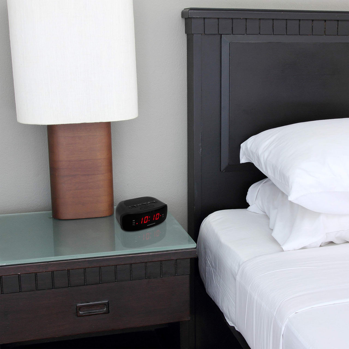 Built-in power backup on Magnasonic clock radio preserves time and alarms