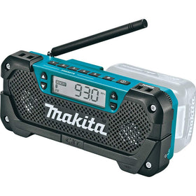 Makita RM02 4.0Ah battery extends runtime up to 30 hours.