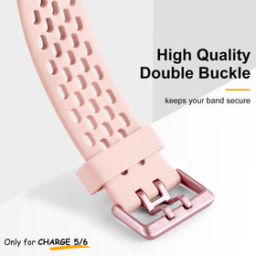 Maledan Charge 5/6 lunar white band close-up, waterproof and comfortable during workouts.