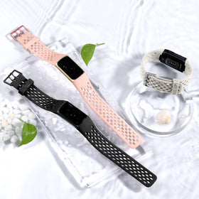 Maledan double buckle secure strap closeup highlights stable fit.