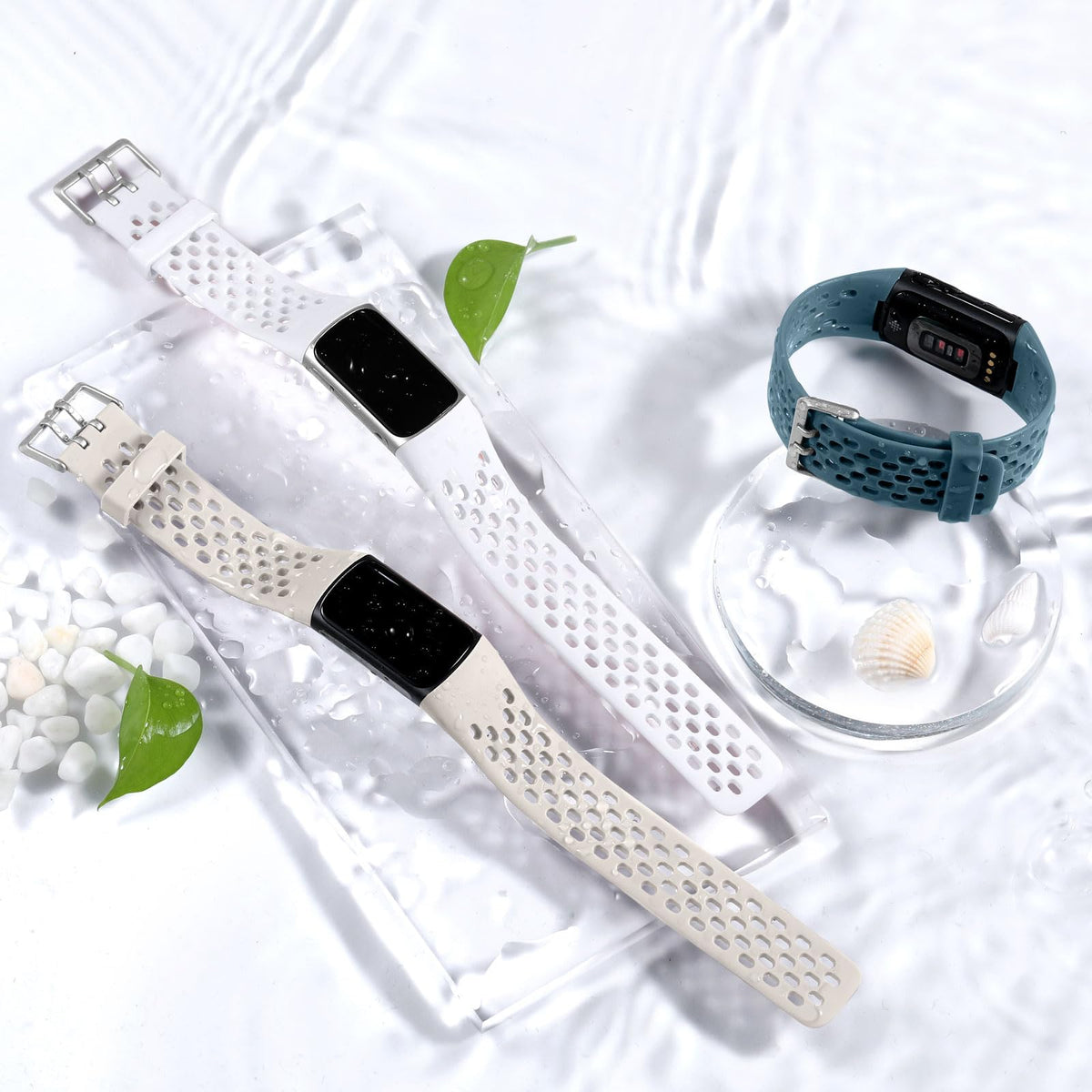 Maledan secure double-buckle band keeps Charge 5/6 in place during workouts.