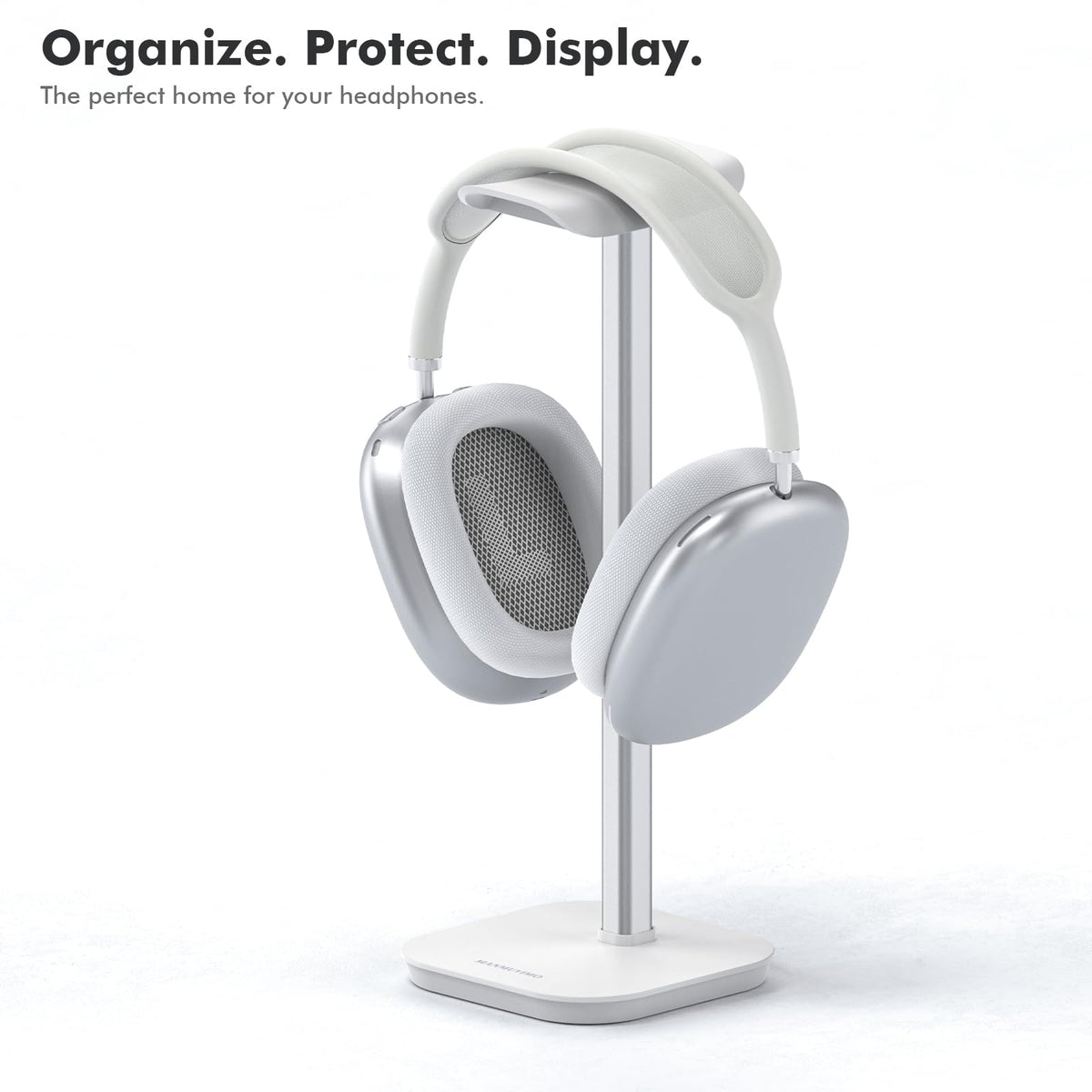 MANMUVIMO desk-use stand keeps headphones within reach during gaming sessions.